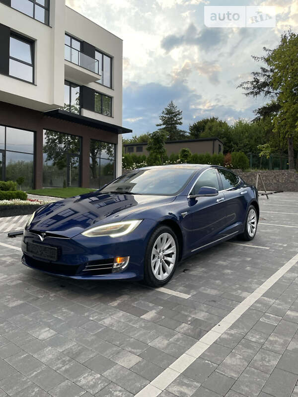 Tesla Model s (2016)