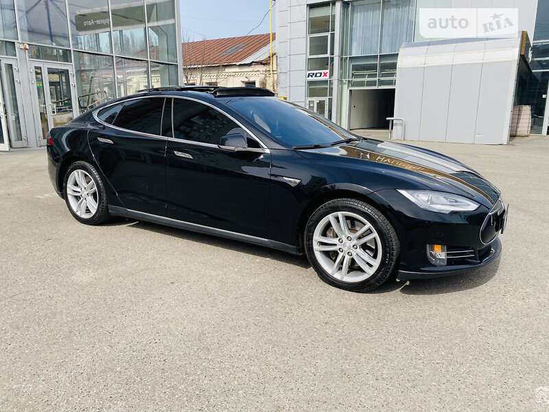 Tesla Model s (2014)