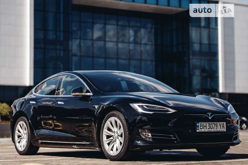 Tesla Model s (2018)