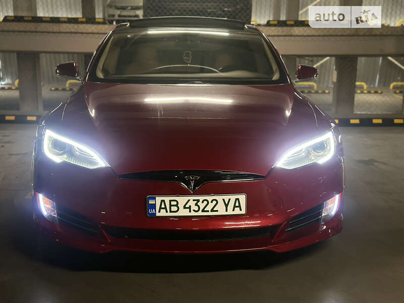 Tesla Model s (2014)