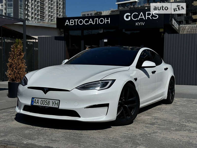 Tesla Model s (2021)