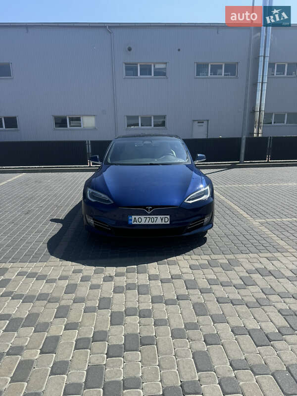 Tesla Model s (2016)
