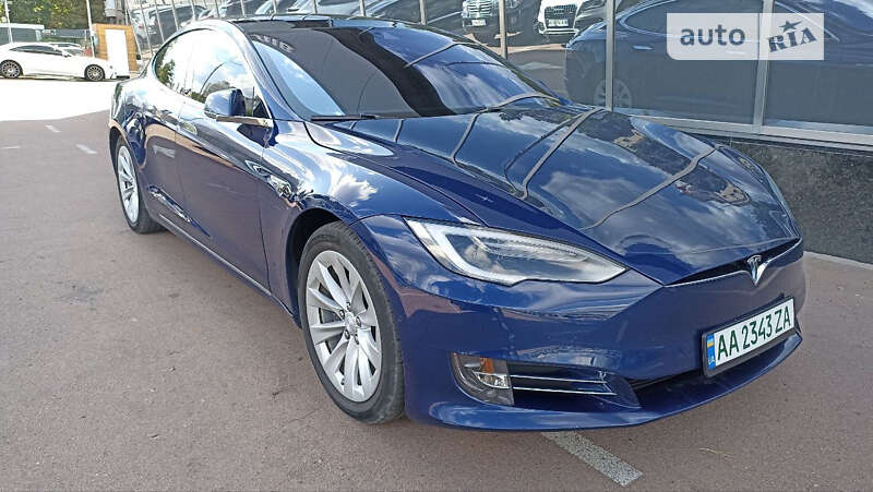 Tesla Model s (2016)