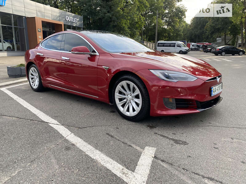 Tesla Model s (2016)