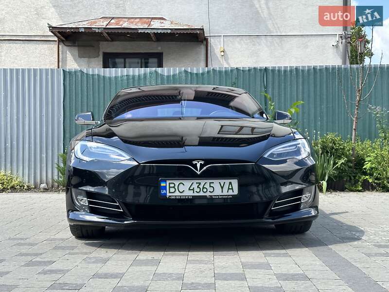 Tesla Model s (2018)