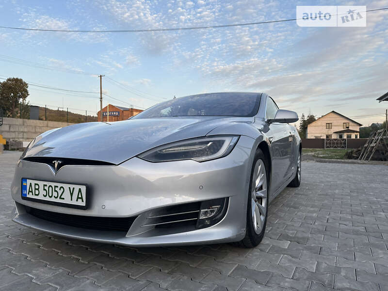 Tesla Model s (2016)