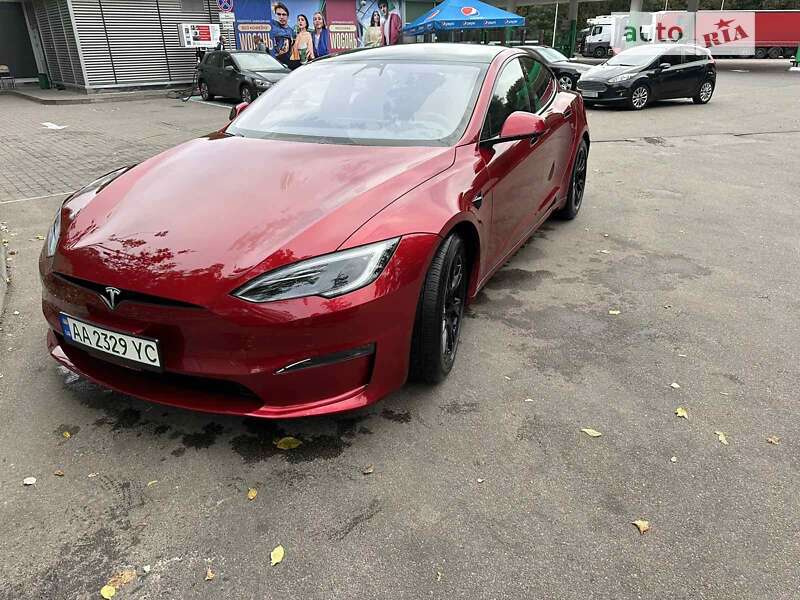 Tesla Model s (2024)