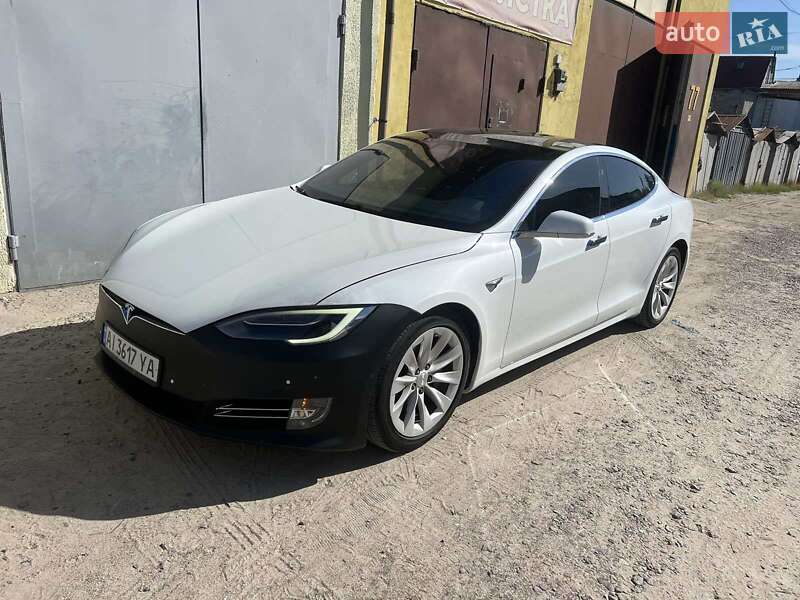Tesla Model s (2016)