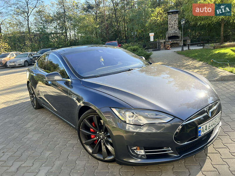 Tesla Model s (2014)