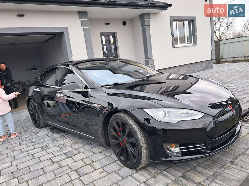 Tesla Model s (2013)