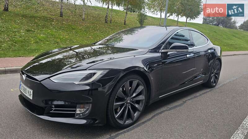 Tesla Model s (2017)