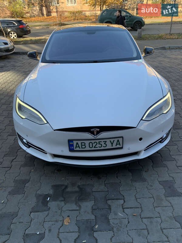 Tesla Model s (2014)