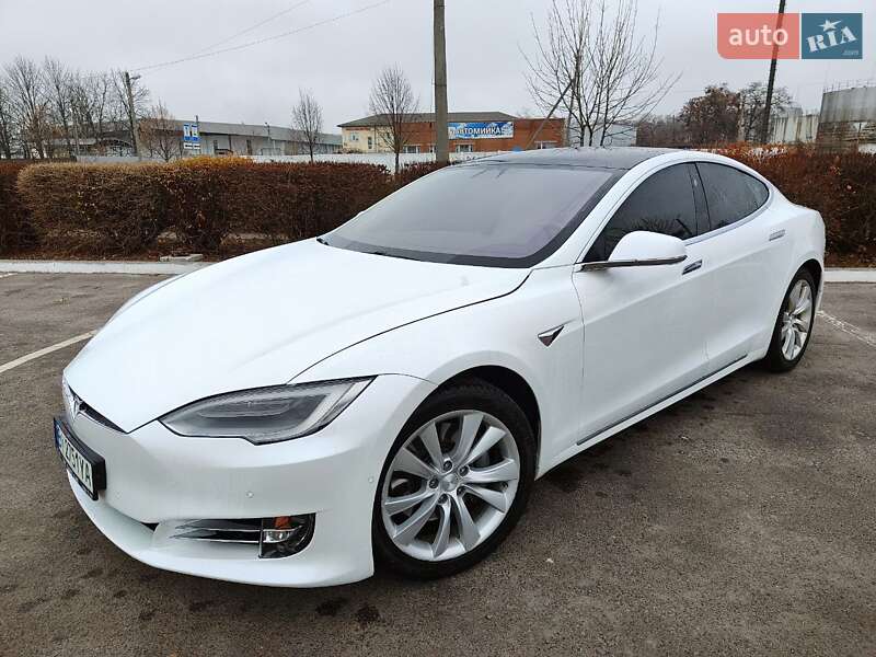 Tesla Model s (2020)