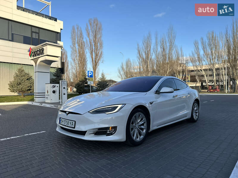 Tesla Model s (2018)
