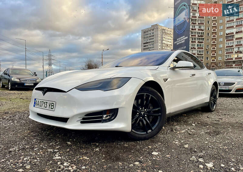 Tesla Model s (2013)