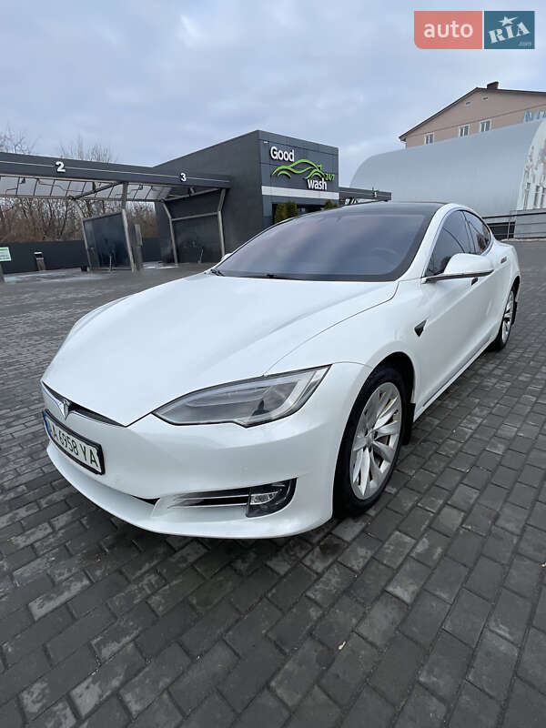 Tesla Model s (2018)
