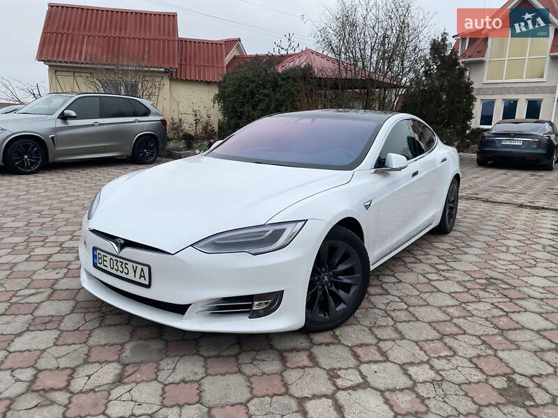 Tesla Model s (2020)