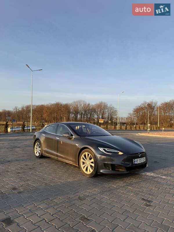 Tesla Model s (2016)