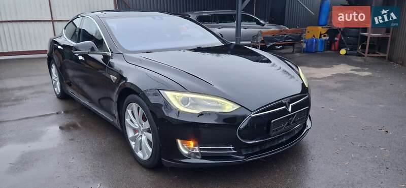 Tesla Model s (2014)
