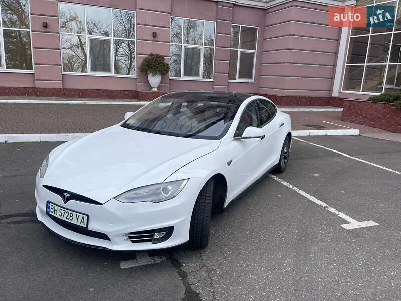 Tesla Model s (2012)