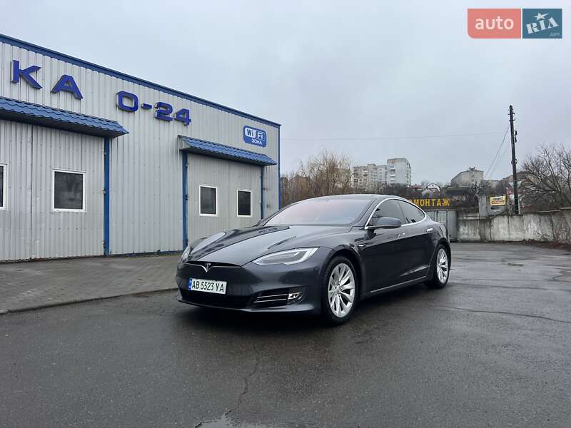 Tesla Model s (2017)