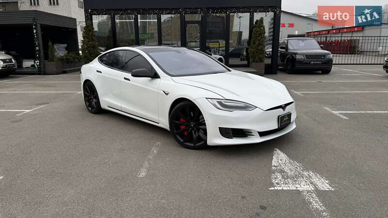 Tesla Model s (2016)