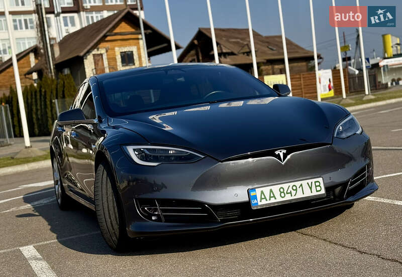 Tesla Model s (2020)
