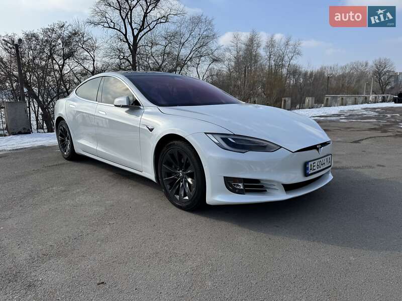 Tesla Model s (2018)