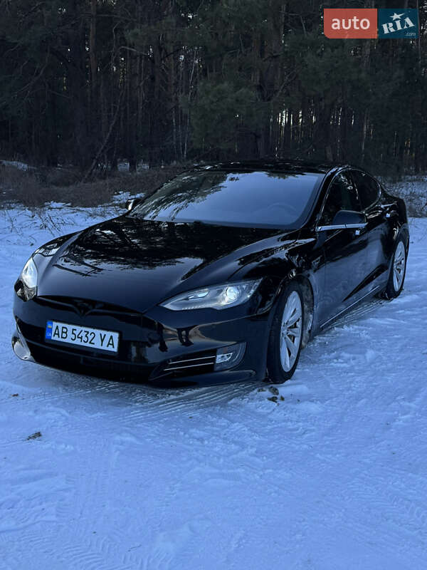 Tesla Model s (2016)