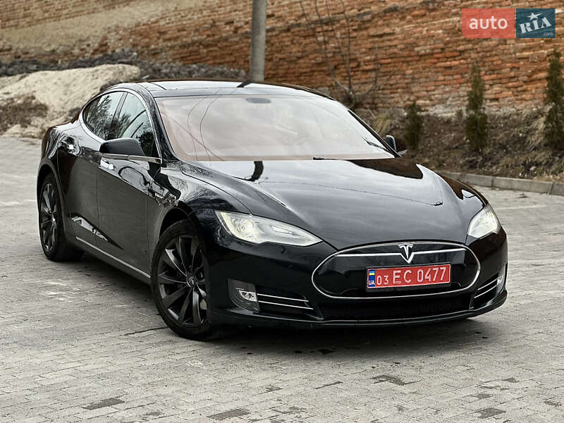 Tesla Model s (2014)
