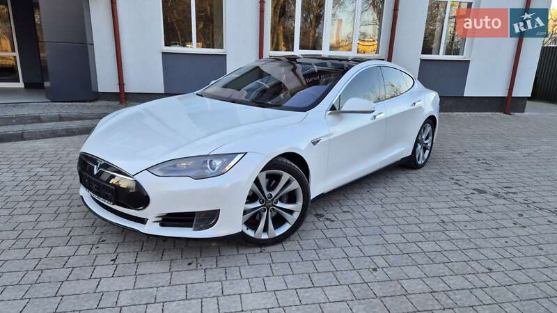 Tesla Model s (2013)