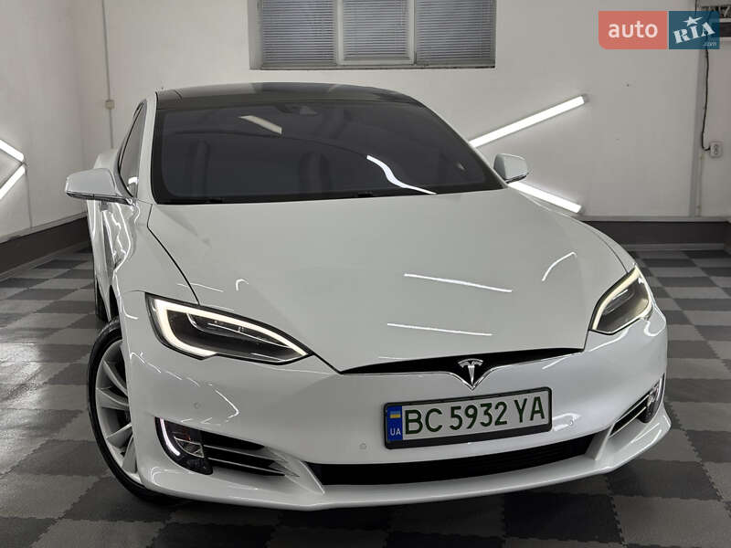 Tesla Model s (2016)