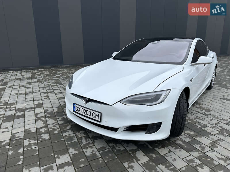Tesla Model s (2016)