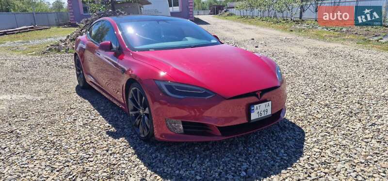 Tesla Model s (2017)