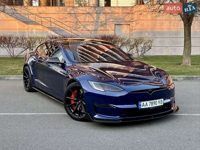 Tesla Model s (2021)