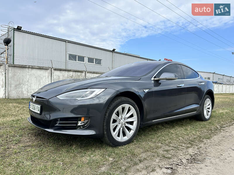 Tesla Model s (2016)