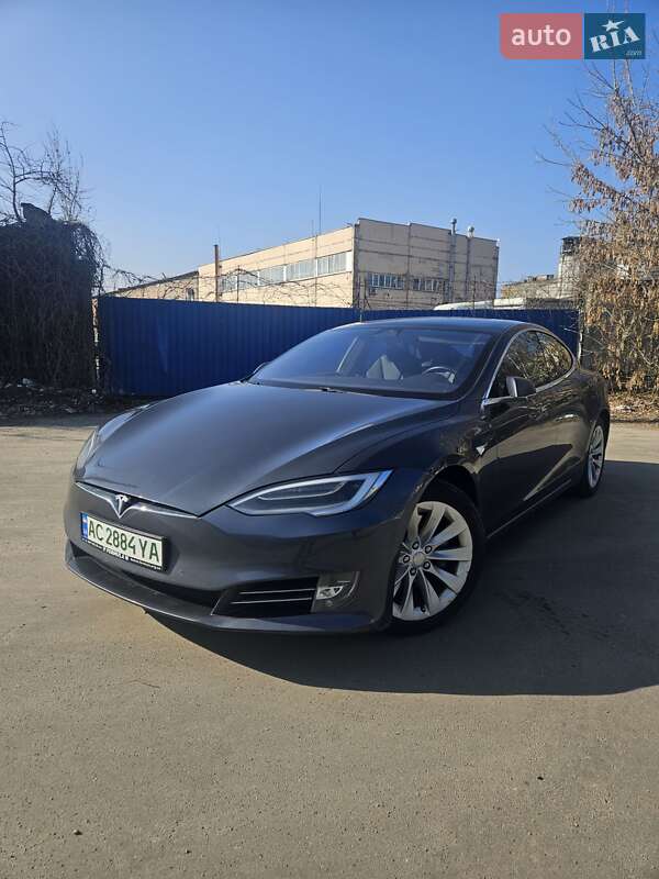 Tesla Model s (2020)