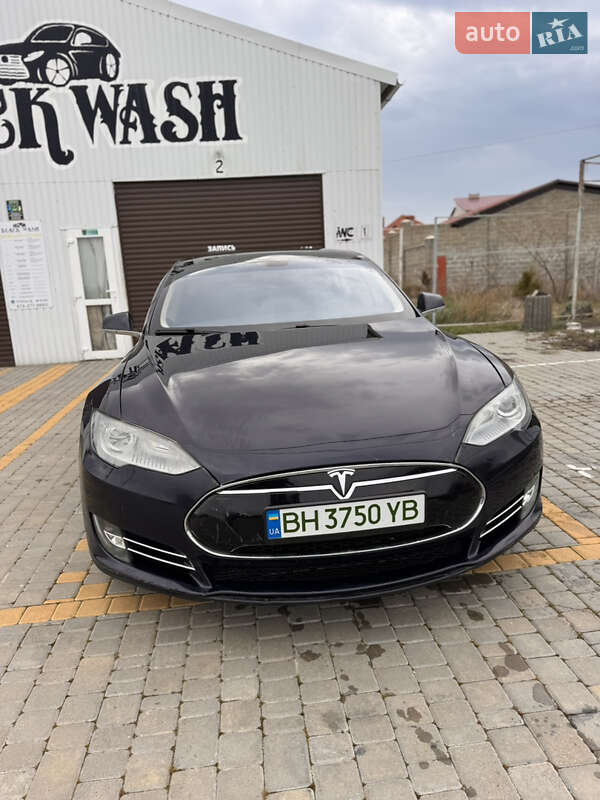 Tesla Model s (2013)