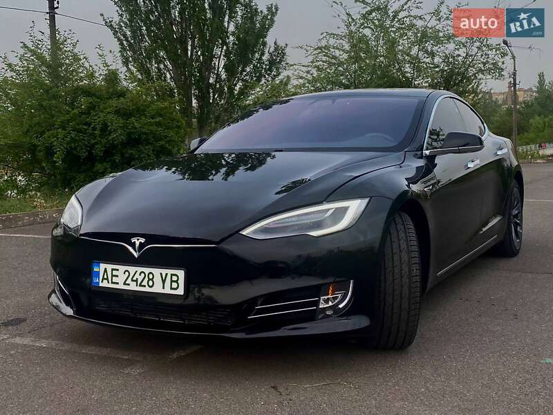 Tesla Model s (2020)