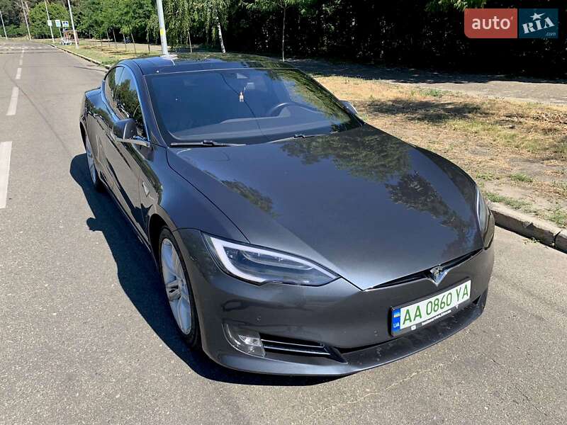 Tesla Model s (2016)