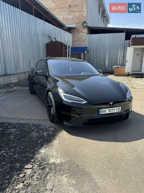 Tesla Model s (2021)