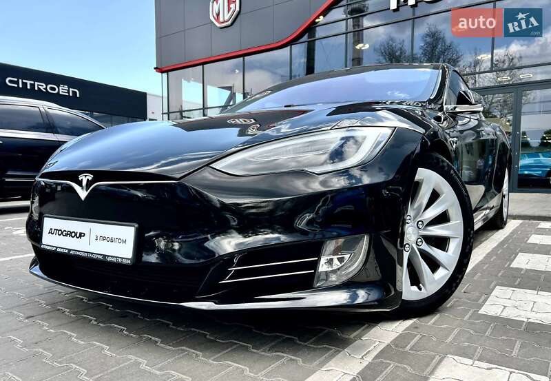 Tesla Model s (2017)