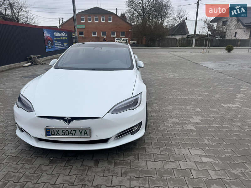 Tesla Model s (2018)