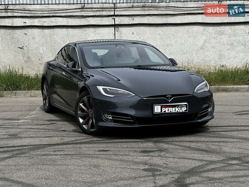 Tesla Model s (2017)