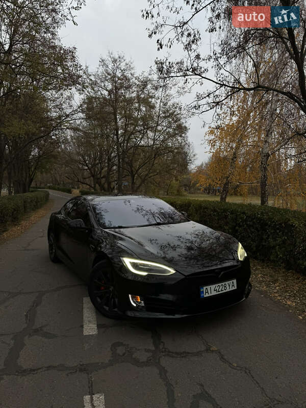 Tesla Model s (2016)