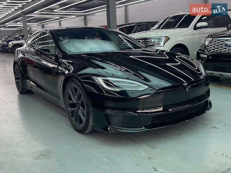Tesla Model s (2021)