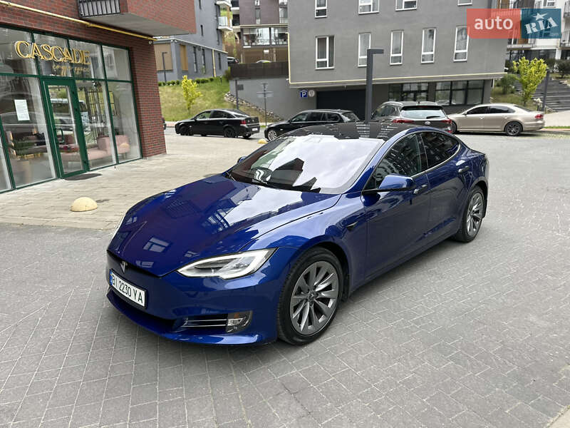 Tesla Model s (2020)
