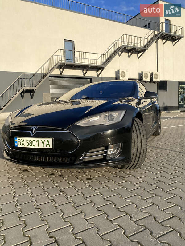Tesla Model s (2014)