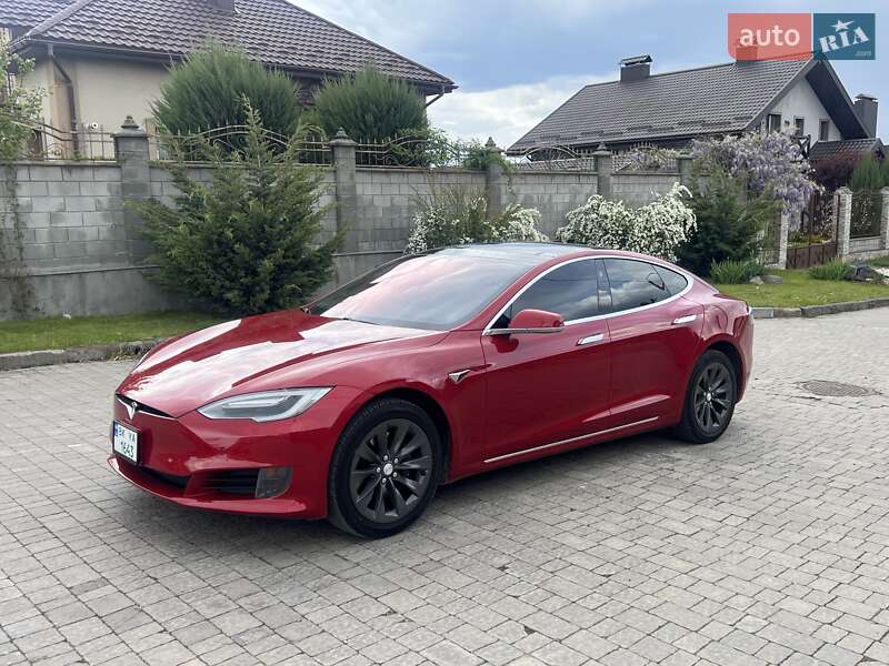 Tesla Model s (2017)