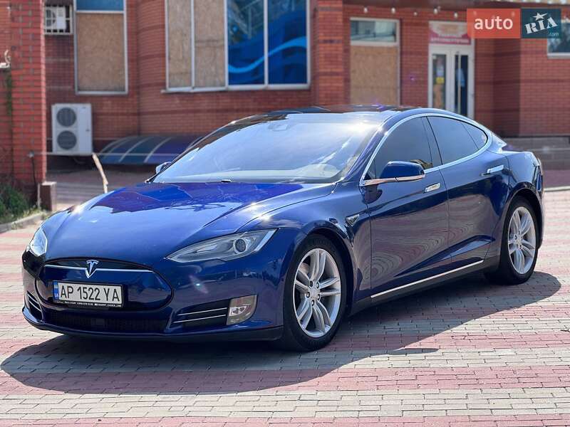 Tesla Model s (2016)